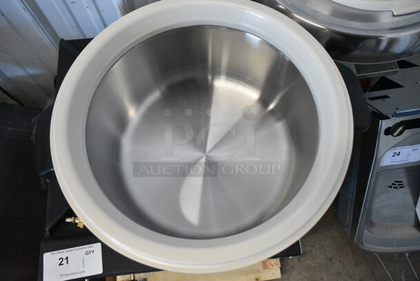 BRAND NEW SCRATCH AND DENT! Zojirushi  RDS-400 17 Cup (Cooked) Stainless Steel Sushi Rice Container - Image 6 of 7