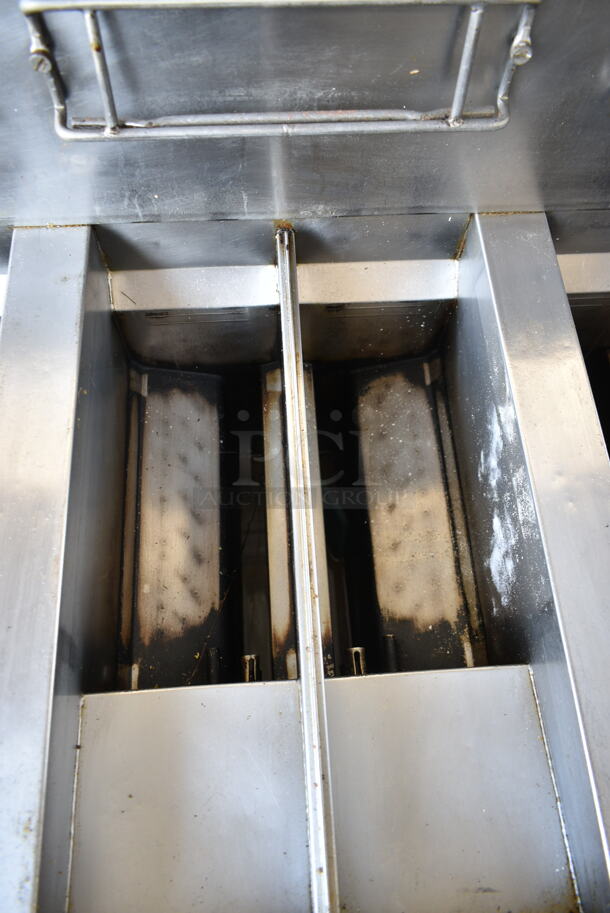 2019 Frymaster BIGLA430-8TSD Stainless Steel Commercial Natural Gas Powered 4 Bay Deep Fat Fryer w/ Filtration System on Commercial Casters. 105,000 BTU.  - Image 5 of 12