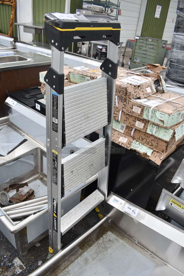 BRAND NEW SCRATCH AND DENT! Gorilla Ladders GLA-4XT-3 4.5' Aluminum Ladder - Image 2 of 5