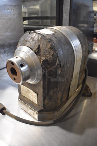 Hobart 4722 Metal Commercial Countertop Power Hub. 115 Volts, 1 Phase. 11x19x17. Tested and Does Not Power On