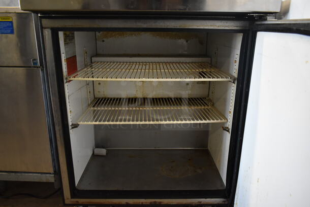 True TUC-27 Stainless Steel Commercial Single Door Undercounter Cooler on Commercial Casters. 115 Volts, 1 Phase. Tested and Working! - Image 4 of 5