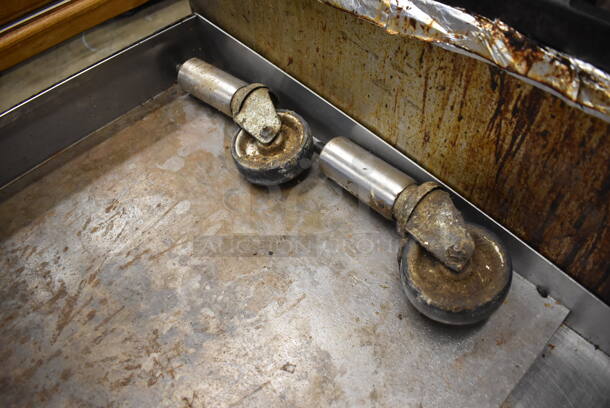 Vulcan Stainless Steel Commercial Natural Gas Powered Flat Top Griddle w/ Thermostatic Controls. 60x31x26 - Image 3 of 6