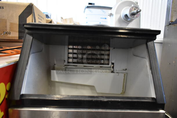Della 048-GM-48196 Stainless Steel Commercial Self Contained Ice Machine. 115 Volts, 1 Phase.  - Image 5 of 9