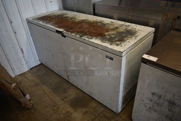 Ojeda NCFH-68 Metal Chest Freezer w/ Hinge Lid. 120 Volts, 1 Phase. Tested and Working!