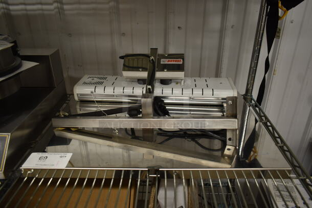 BRAND NEW SCRATCH AND DENT! Pavoni ALADIN Stainless Steel Sugar Heating Lamp. Cannot Test Due To Plug Style - Image 2 of 7