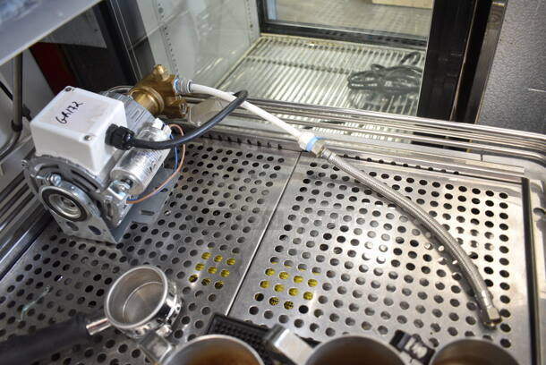 2015 La Marzocco GB5-EE Stainless Steel Commercial Countertop 2 Group Espresso Machine w/ 2 Portafilters and 2 Steam Wands. 220 Volts, 1 Phase.  - Image 5 of 9