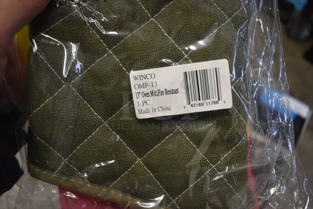 2 BRAND NEW! Winware Oven Mitts. 13x6.5x1. 2 Times Your Bid! - Image 3 of 3