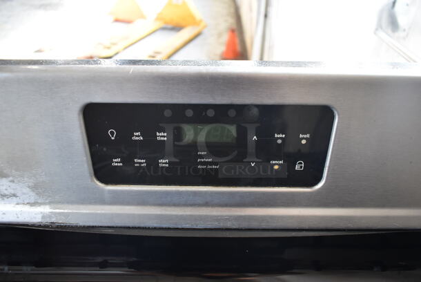 Frigidaire FGGF3030PFE Stainless Steel Commercial Natural Gas Powered 5 Burner Range w/ Oven.  - Image 3 of 8