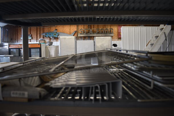 ALL ONE MONEY! Tier Lot of Various Poly Items Including Racks - Image 3 of 6