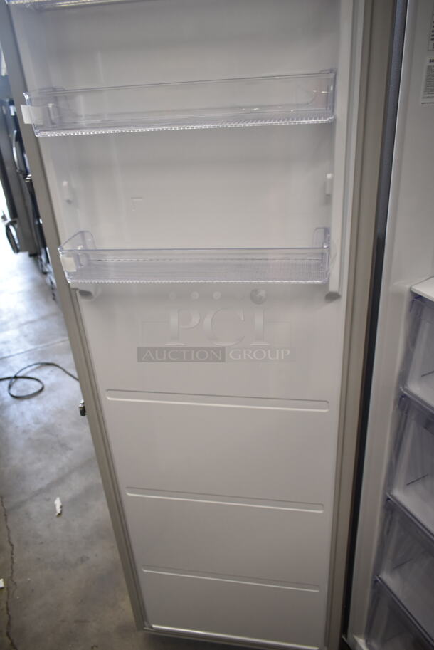 BRAND NEW SCRATCH AND DENT! Samsung RZ11M7074SA Stainless Steel Single Door Reach In Freezer. 115 Volts, 1 Phase. Tested and Working! - Image 5 of 7