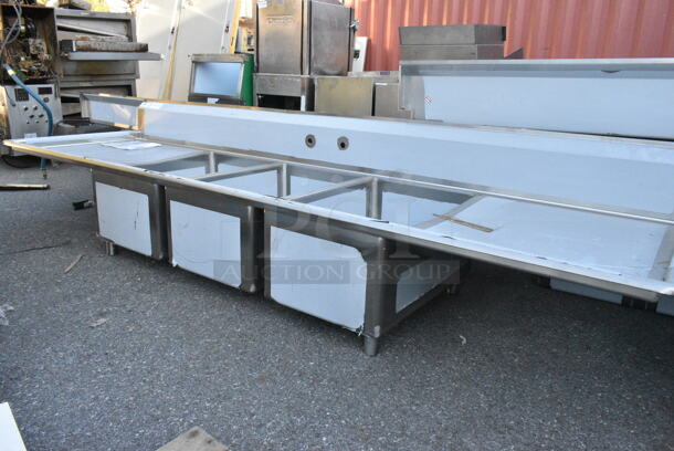 BRAND NEW SCRATCH AND DENT! Regency 600S32030230 124" 16-Gauge Stainless Steel Three Compartment Commercial Sink with 2 Drainboards - 20" x 30" x 14" Bowls - Image 3 of 9