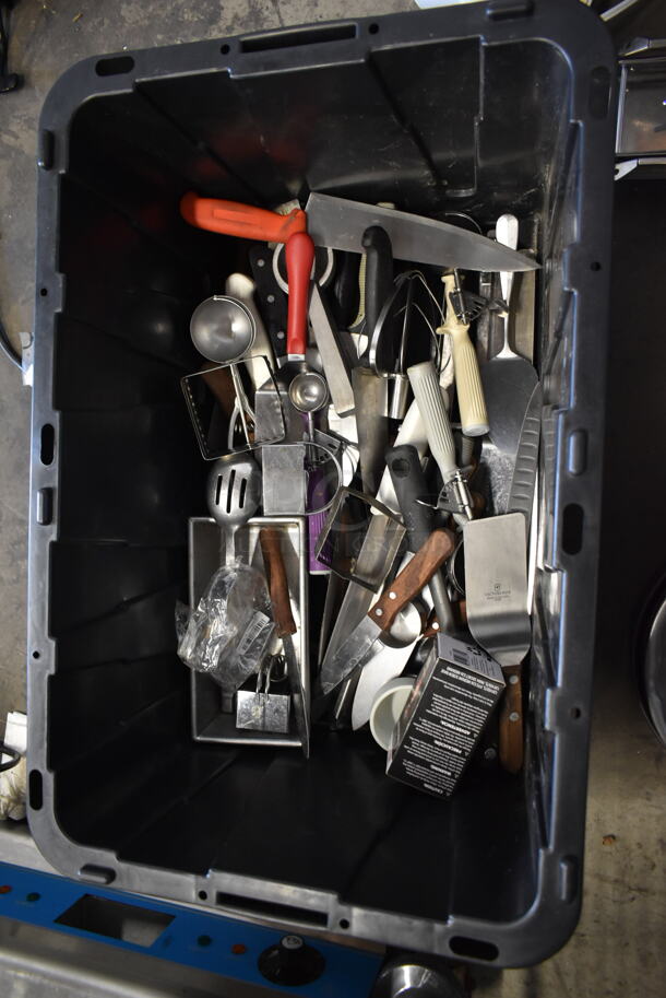 ALL ONE MONEY! Lot of Various Items Including Metal Bundt Cake Pans, Utensils, Mandolin Slicer, Fan in Black Poly Bin - Image 4 of 6