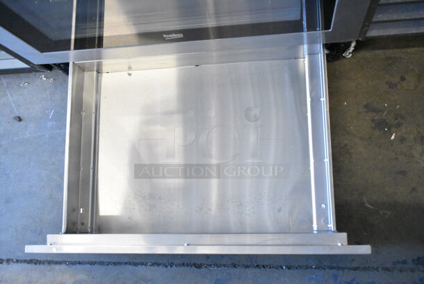 BRAND NEW SCRATCH AND DENT! 2022 Beko SLER30530SS Stainless Steel Electric Powered 4 Burner Range w/ Oven. 208-240 Volts, 1 Phase.  - Image 9 of 12