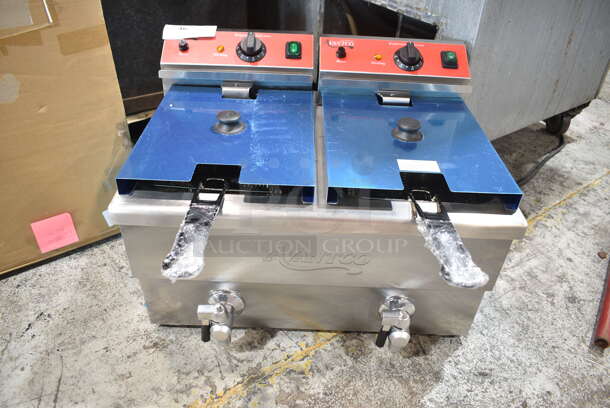 BRAND NEW SCRATCH AND DENT! 2023 Avantco 177F202 Stainless Steel Commercial Countertop Electric Powered 2 Bay Fryer w/ Lids and Metal Fry Baskets. 208-240 Volts, 1 Phase. Tested and Working!  - Image 2 of 7