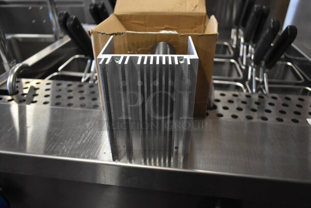 BRAND NEW SCRATCH AND DENT! 1800PDBRD Metal Piece w/ Circuit Board - Image 6 of 7