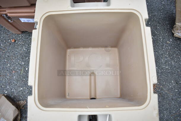 Poly Insulated Beverage Dispenser.  - Image 5 of 5