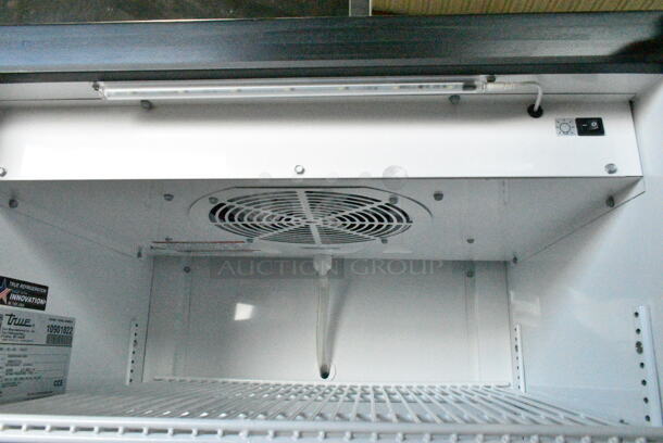 2024 True GDM-10-HC Metal Commercial Single Door Reach In Cooler Merchandiser w/ Poly Coated Racks. 115 Volts, 1 Phase. Tested and Working! - Image 5 of 8