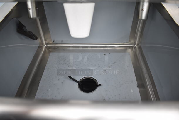 BRAND NEW SCRATCH AND DENT! Regency 600S12424224 Stainless Steel Single Bay Sink w/ Dual Drain Boards. Bay 24x24x14. Drain Boards 22.5x26 - Image 3 of 6
