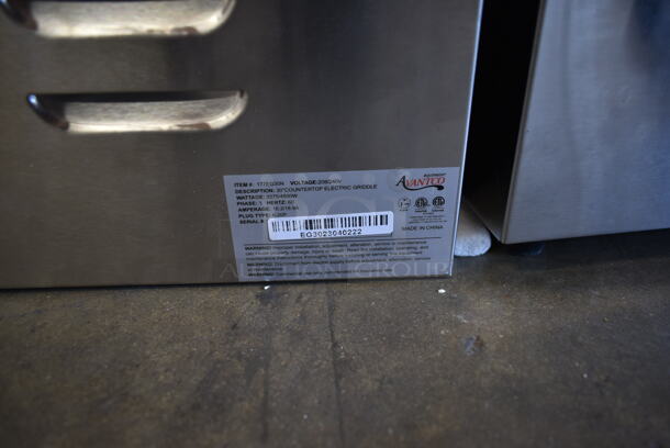 BRAND NEW SCRATCH AND DENT! Avantco 177EG30N Stainless Steel Commercial Countertop Electric Powered Flat Top Griddle. 208/240 Volts, 1 Phase. - Image 5 of 5