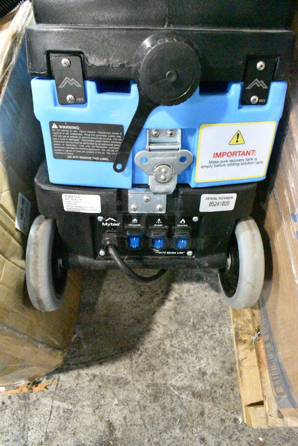 BRAND NEW SCRATCH AND DENT! Mytee Lite 8070 Heated Corded Carpet Extractor with 4" Air Lite Upholstery Tool - 4 Gallon. 115 Volts, 1 Phase.  - Image 9 of 11