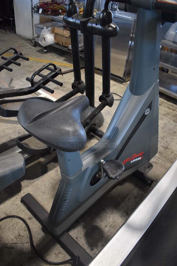 Life Fitness Life Cycle 9500HR Metal Commercial Floor Style Stationary Exercise Bicycle. 22x42x57. Tested and Does Not Power On - Image 4 of 7