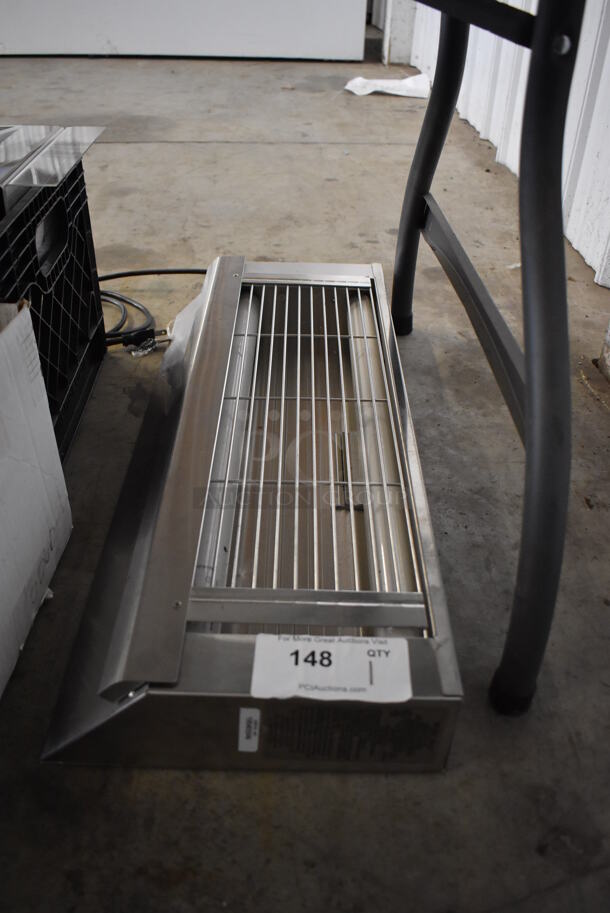 Gilbert 225GT Metal Commercial Bug Zapper. 120 Volts, 1 Phase. 28x11.5x4. Tested and Working! - Image 1 of 4