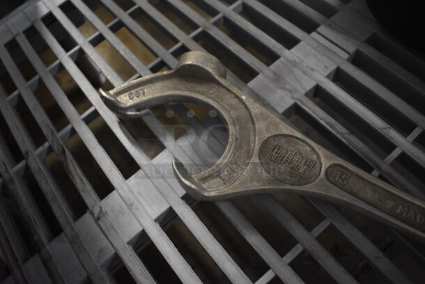 Tablecraft Metal Barrel Opener. 15x2x4 - Image 2 of 3