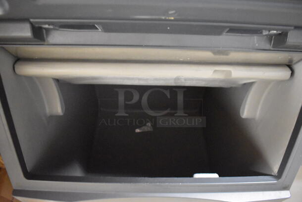 Scotsman Prodigy C0530SA-1C Stainless Steel Commercial Ice Machine Head on Commercial Ice Bin. 115 Volts, 1 Phase. 31x34x73 - Image 5 of 8