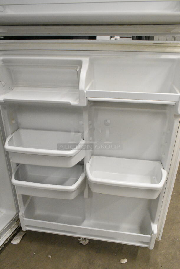 Maytag M1TXEGMYW01 Metal Cooler w/ Freezer. 115 Volts, 1 Phase. Tested and Working! - Image 5 of 6