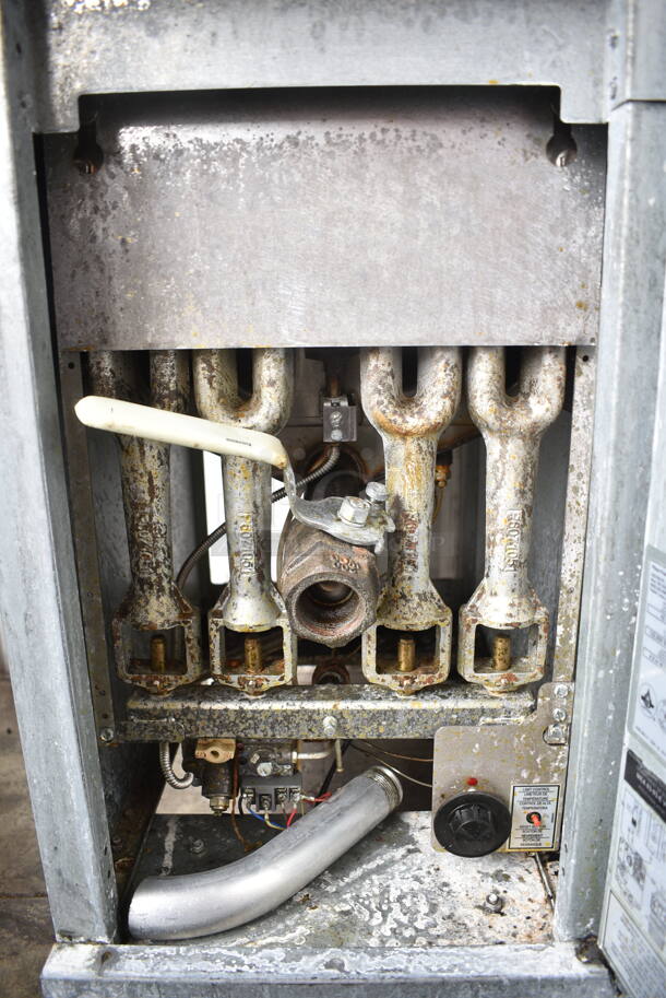 2021 Pitco Frialator 45C Stainless Steel Commercial Floor Style Natural Gas Powered Deep Fat Fryer. 122,000 BTU.  - Image 5 of 6