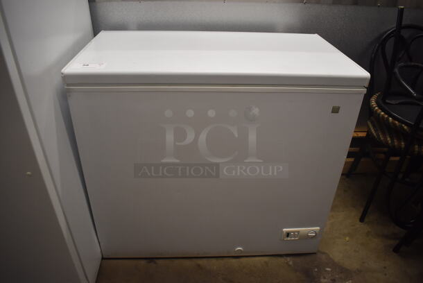 GE FCM7SUCWW White Chest Freezer 115 Volts 1 Phase. Tested and Working!