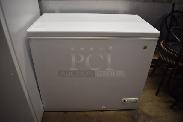 GE FCM7SUCWW White Chest Freezer 115 Volts 1 Phase. Tested and Working! - Image 1 of 6