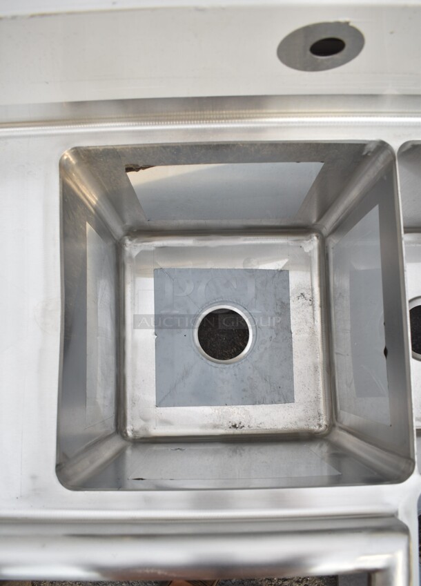 BRAND NEW SCRATCH AND DENT! Regency 600S3141414C 44 1/2" 16 Gauge Stainless Steel Three Compartment Commercial Corner Sink with Two Drainboards - 14" x 14" x 14" Bowls - Image 7 of 10