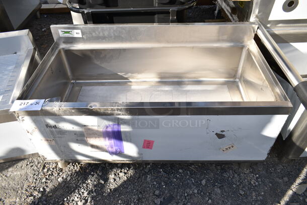 BRAND NEW SCRATCH AND DENT! Regency 600IB1836CP 18" x 36" Underbar Ice Bin with 7 Circuit Post-Mix Cold Plate and Bottle Holders - 79 lb. No Legs.  - Image 2 of 4