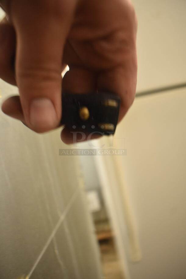 Migali F24AT Stainless Steel 1 Door Freezer on Commercial Casters 115 Volt 1 Phase. Tested and Working! - Image 6 of 7