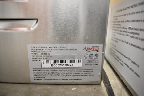 BRAND NEW SCRATCH AND DENT! Avantco 177EG30N Stainless Steel Commercial Countertop Electric Powered Flat Top Griddle. 208/240 Volts, 1 Phase.  - Image 5 of 5