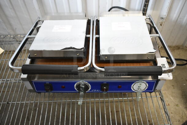 BRAND NEW SCRATCH AND DENT! 2023 Globe GSGDUE10 Stainless Steel Bistro Series Double Sandwich Grill with Smooth Plates - 20" x 10" Cooking Surface. 240 Volts, 1 Phase.  - Image 2 of 6
