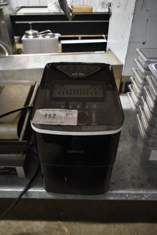 Silonn SLIM01B Metal Countertop Ice Machine. 115 Volts, 1 Phase. 