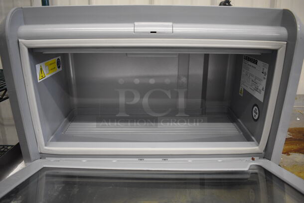 Liebherr Red Bull Metal Commercial Mini Cooler Merchandiser. 115 Volts, 1 Phase. 22x19x15. Tested and Working! - Image 4 of 6