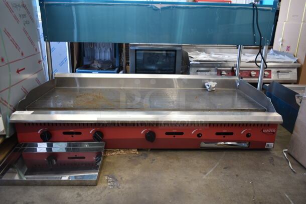 BRAND NEW SCRATCH AND DENT! Avantco 177CAG60MG Stainless Steel Commercial Countertop Natural Gas Powered Flat Top Griddle. - Image 1 of 5