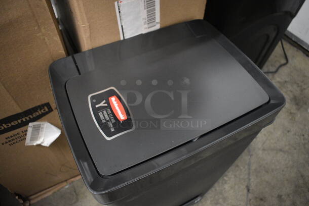 6 BRAND NEW! Rubbermaid Premier Step On Series III Trash Can w/ 4 Lids. 17x13x24. 6 Times Your Bid! - Image 4 of 6