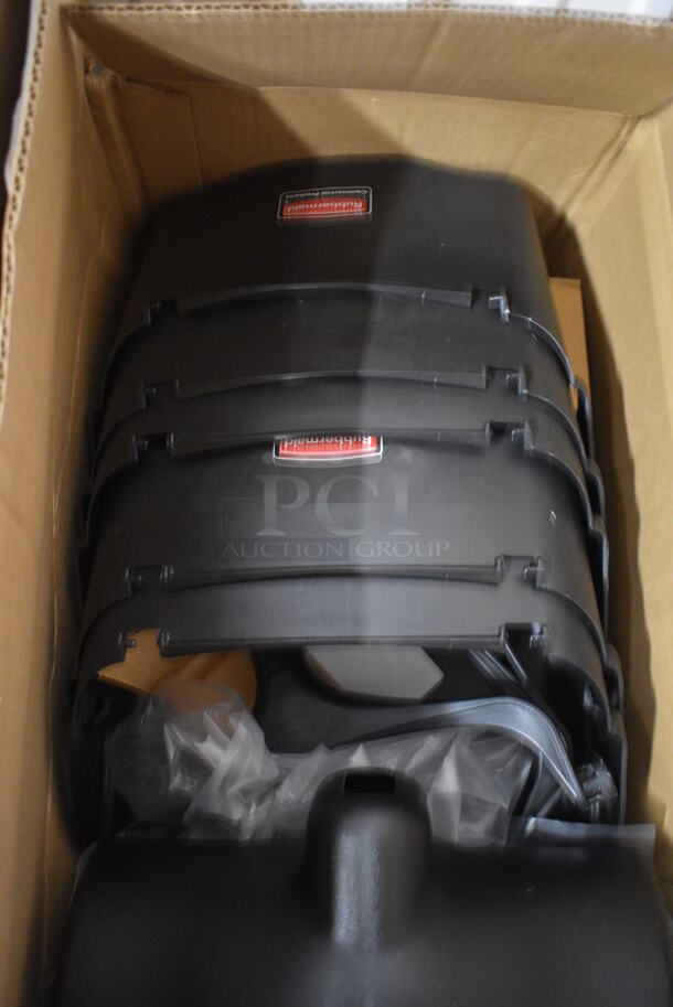 5 BRAND NEW IN BOX! Rubbermaid Black Poly Dust Pans. 5 Times Your Bid! - Image 2 of 3