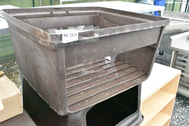 7 Various Items Including Poly Trash Cans. 7 Times Your Bid! - Image 7 of 12