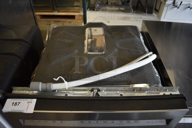 BRAND NEW SCRATCH AND DENT! KitchenAid Stainless Steel Undercounter Dishwasher. 24x24x35 - Image 5 of 9