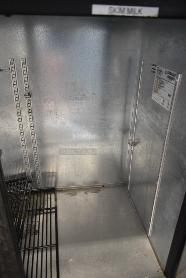 True TBB-24-48 Metal Commercial 2 Door Undercounter Cooler. 115 Volts, 1 Phase. Tested and Working! - Image 4 of 5