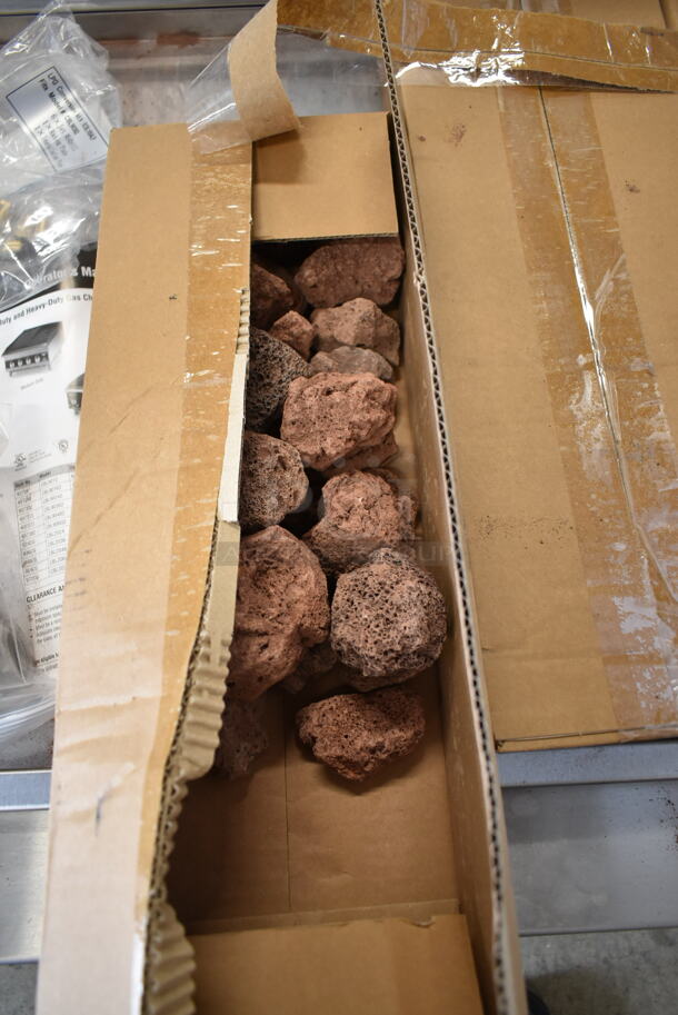 BRAND NEW SCRATCH AND DENT! Vollrath CBL90362 Stainless Steel Commercial Countertop Natural Gas Powered Charbroiler Grill.  - Image 6 of 11