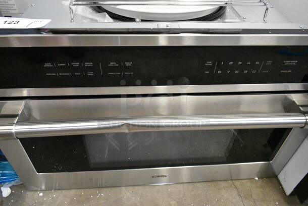 BRAND NEW SCRATCH AND DENT! KoolMore KM-CWO30-SS 30 in. Built-in Microwave with Convection Oven and Air Fryer. 120 Volts, 1 Phase.  - Image 5 of 12