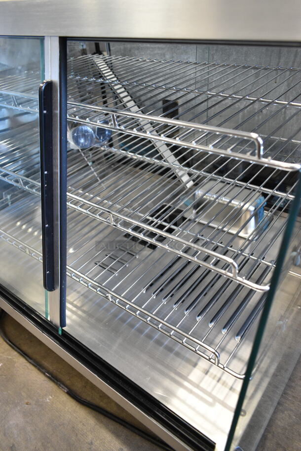 BRAND NEW SCRATCH AND DENT! ServIt 423HDM26SA 26" Self / Full Service 3 Shelf Countertop Heated Display Case with Sliding Doors. 120 Volts, 1 Phase. Tested and Working! - Image 4 of 8