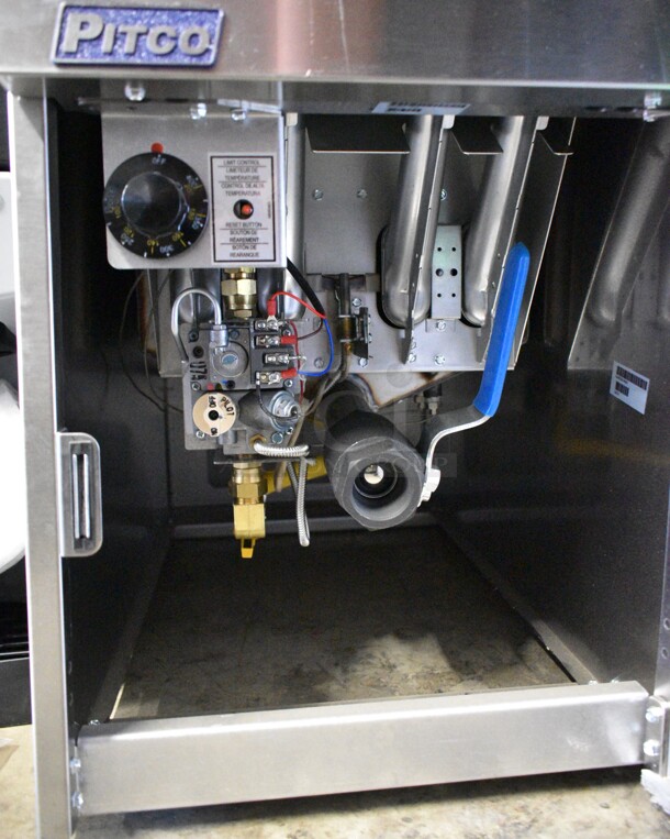 BRAND NEW SCRATCH AND DENT! 2024 Pitco Frialator SG14 Stainless Steel Commercial Floor Style Natural Gas 40-50 lb Deep Fat Fryer w/ 2 Metal Fry Baskets. 110,000 BTU - Image 10 of 11