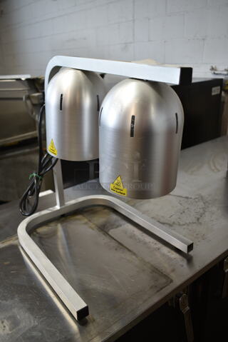 Avantco W62 Metal Commercial Countertop 2 Head Warming Lamp. 120 Volts, 1 Phase. Tested and Working!